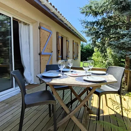 La Maison Des Bois Flottes A 7 Minutes A Pied De La Plage Tatil Evi